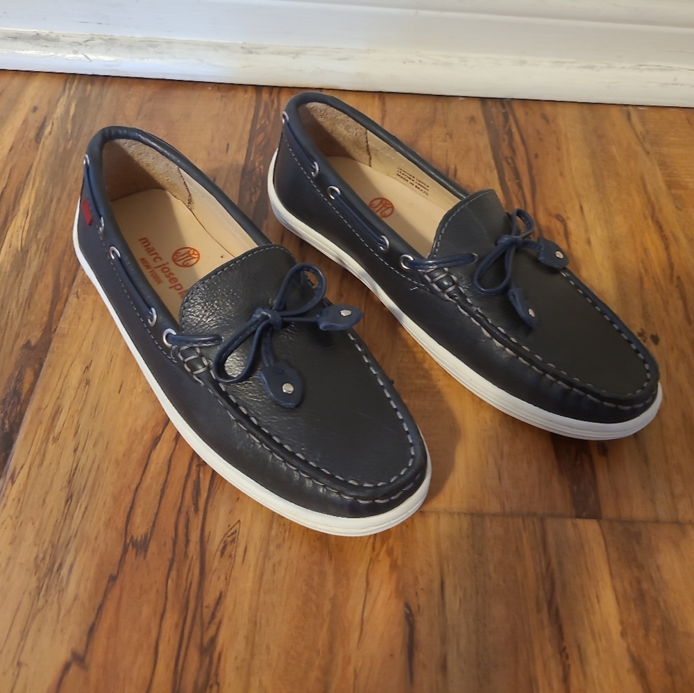 Marc Joseph kids size 2.5 navy leather shoes
